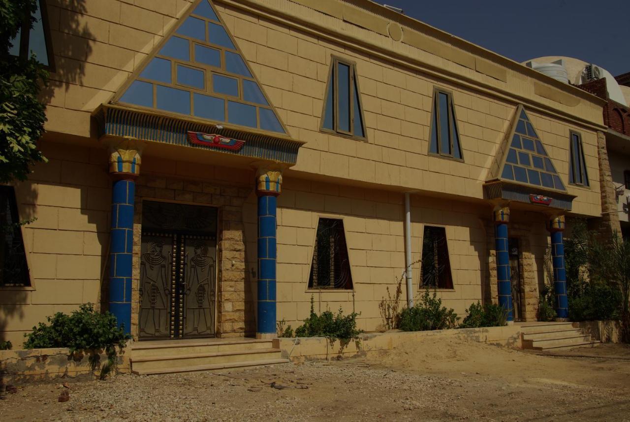 Pyramids Luxor Hotel & Spa Exterior photo