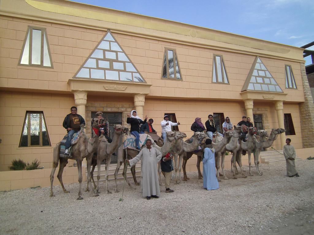 Pyramids Luxor Hotel & Spa Exterior photo