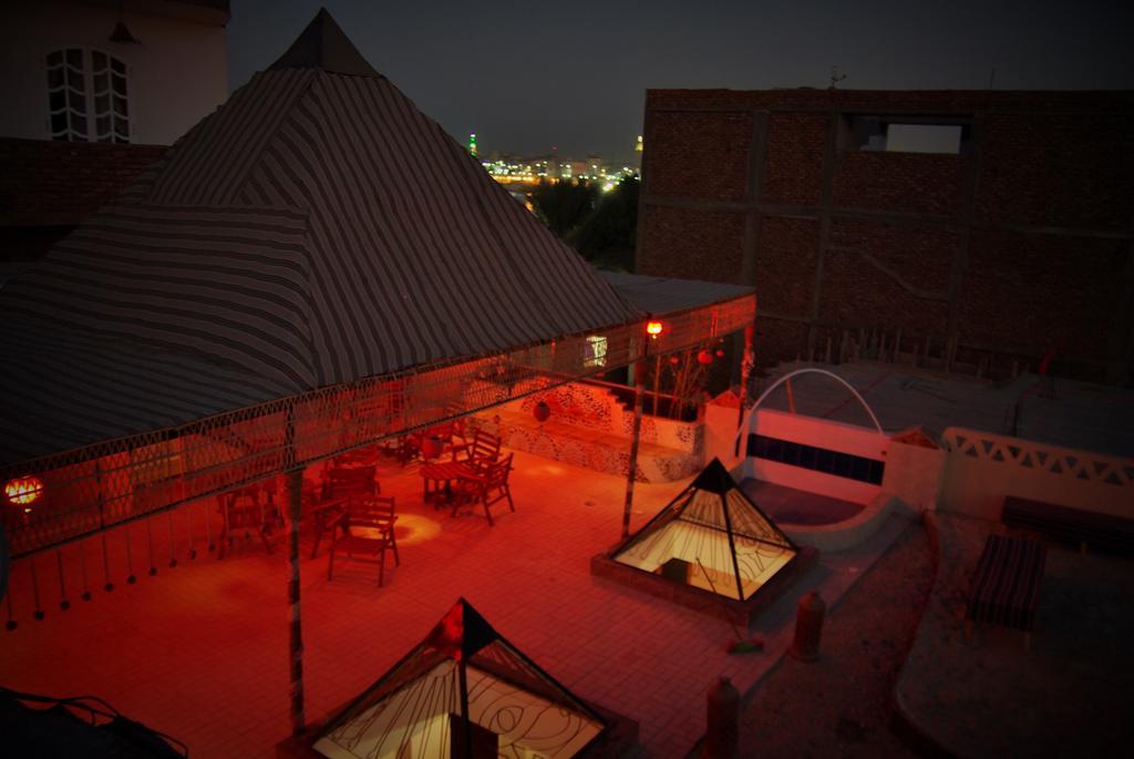 Pyramids Luxor Hotel & Spa Exterior photo
